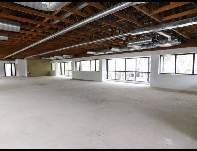 333M² OFFICE FOR SALE IN WOODMEAD